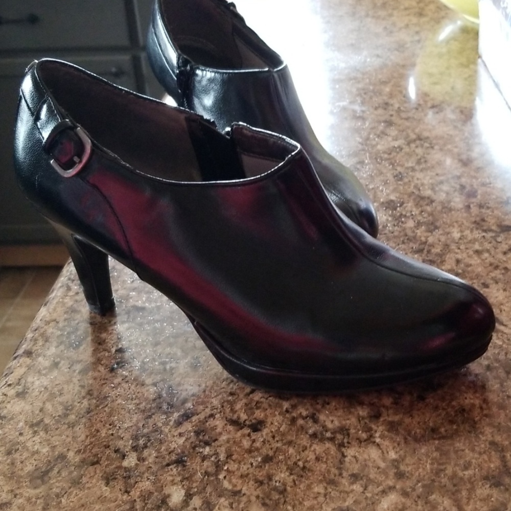 Life strife bootie